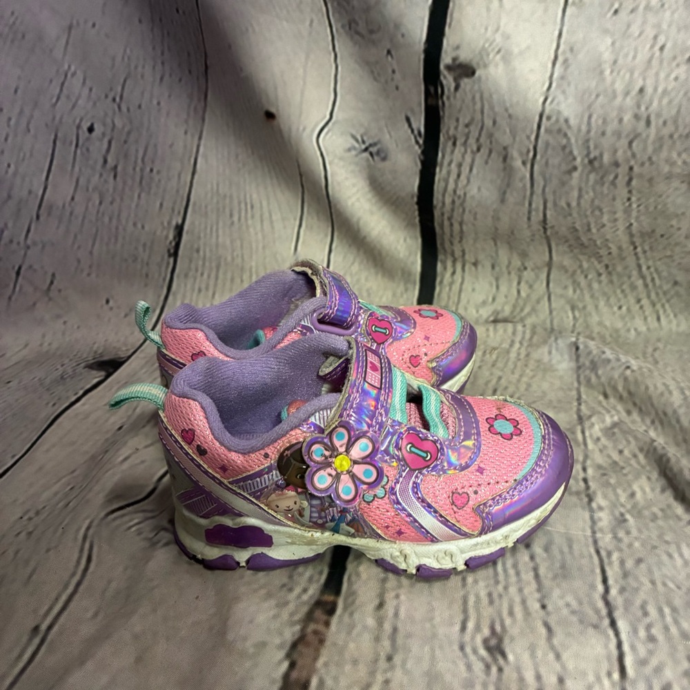 Disney Doc McStuffins Toddler Girls Sz‎ 6 Light Up Laceless Sneakers Hook & Loop